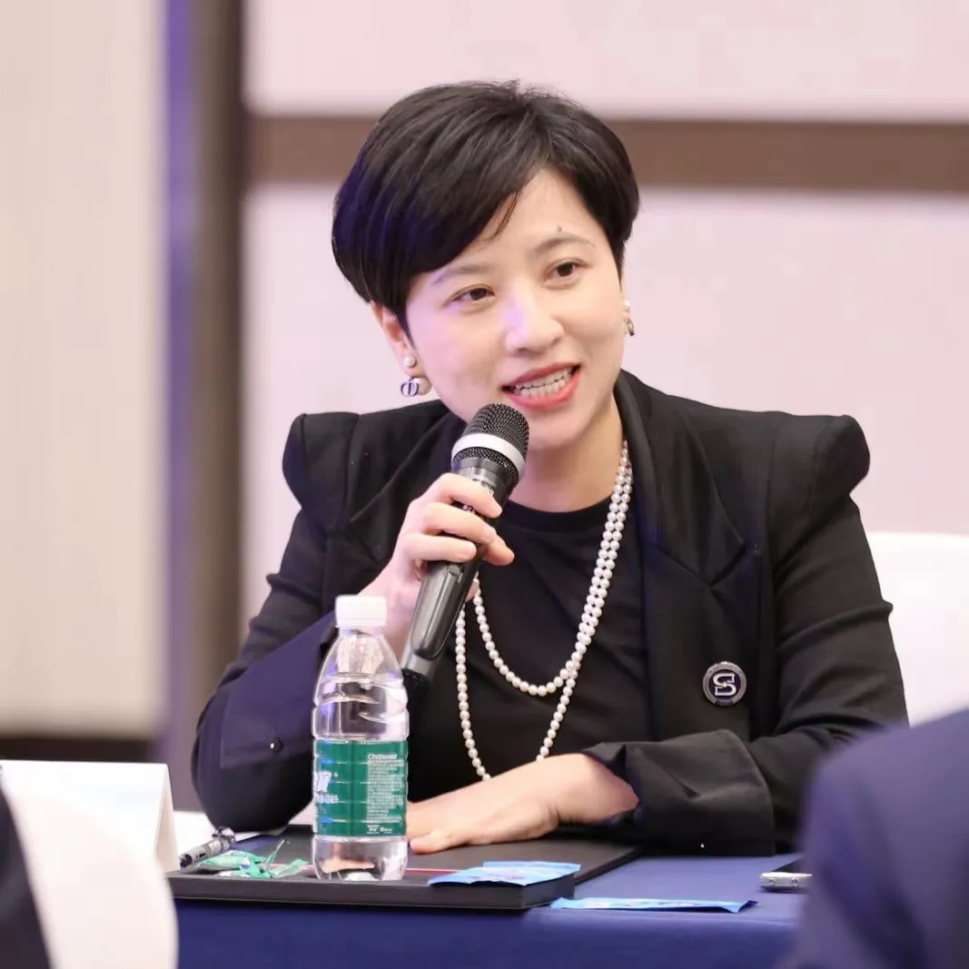 江莉.jpg